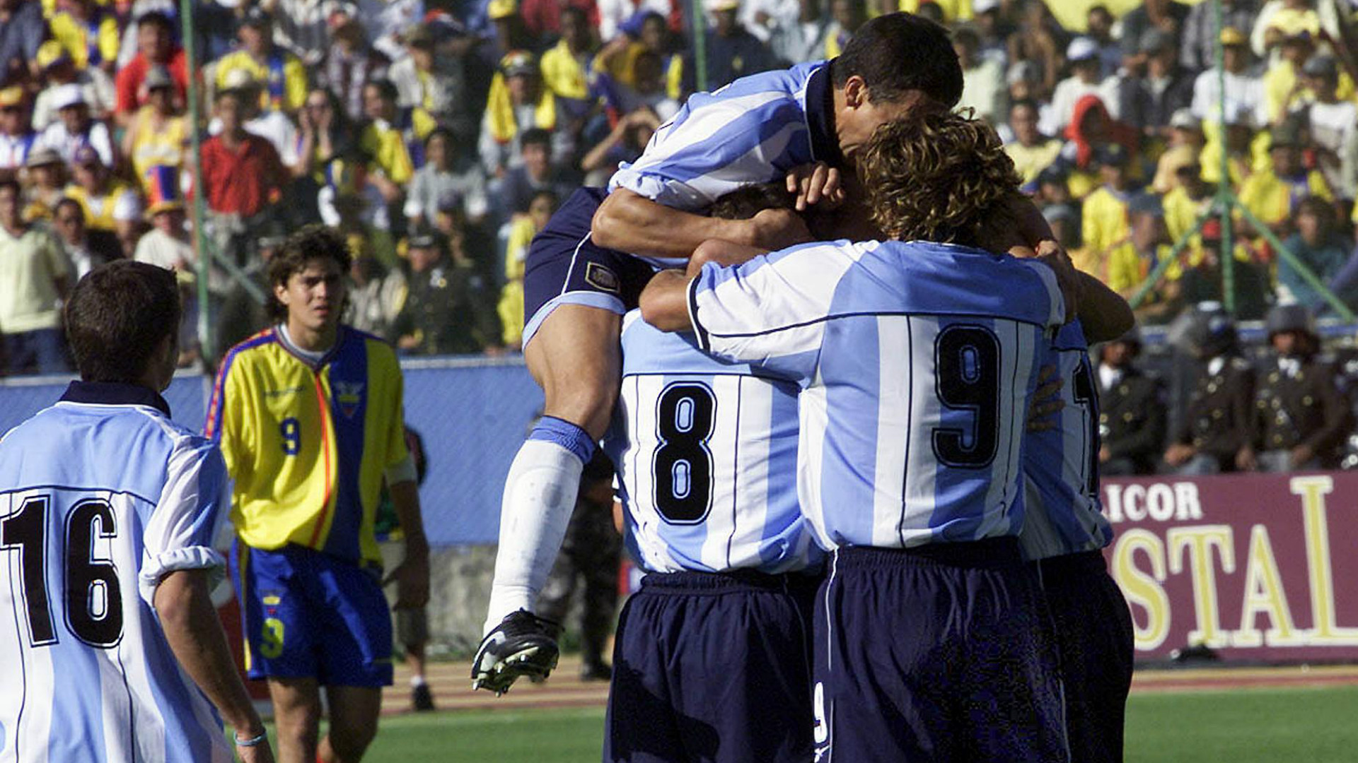 Since 2001. Marcelo Bielsa Argentina 2001. La Ciénaga 2001 Аргентина. Марсело Элисондо Аргентина торговля. Argentina Football Marcelo Bielsa.
